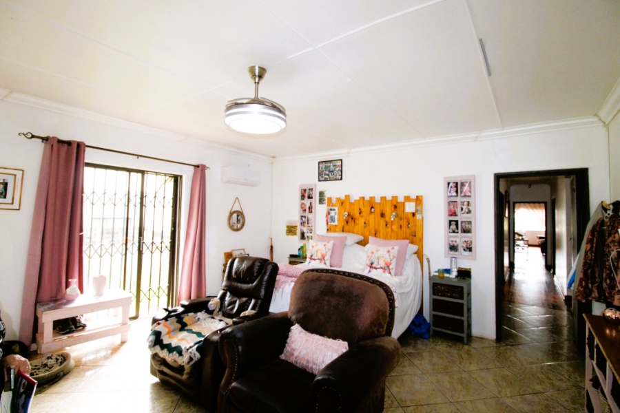 5 Bedroom Property for Sale in Greenfields Eastern Cape